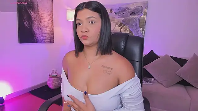 Snapshot of alaia7h chatting on October 27, 2025, 7:48 pm alaia7h online show from October 27, 2025, 7:48 pm