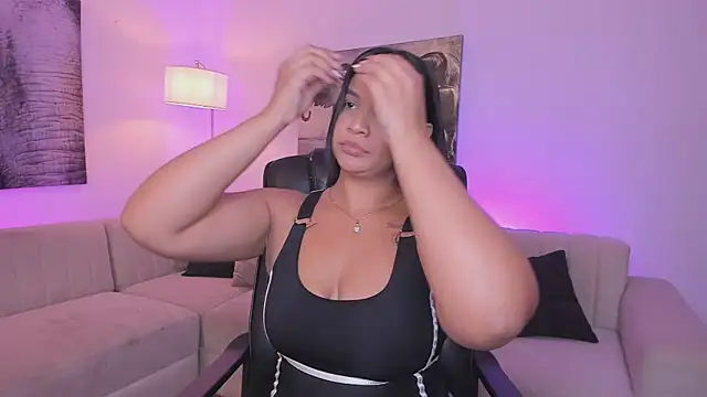 Snapshot of alaia7h chatting on November 24, 2025, 7:36 pm alaia7h online show from November 24, 2025, 7:36 pm