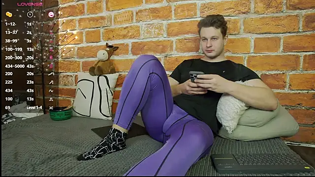 Snapshot of charlie_smiley chatting on January 12, 2026, 5:25 am charlie smiley online show from January 12, 2026, 5:25 am