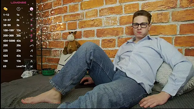 Snapshot of charlie_smiley chatting on January 7, 2026, 7:41 pm charlie smiley online show from January 7, 2026, 7:41 pm