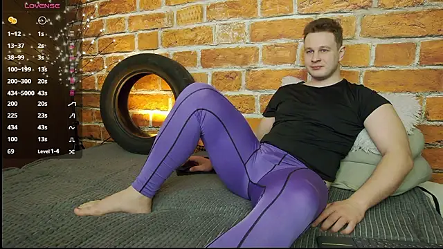 Snapshot of charlie_smiley chatting on February 9, 2026, 4:54 am charlie smiley online show from February 9, 2026, 4:54 am