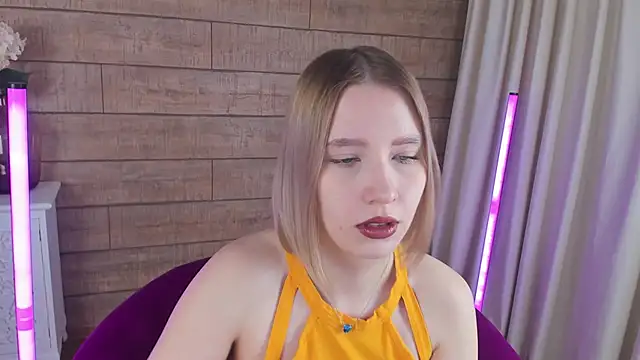 LiliLinn online show from March 15, 2025, 4:57 am