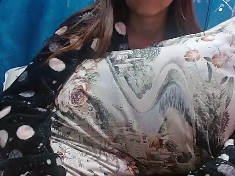 Snapshot of silky_milky chatting on February 3, 2025, 8:03 pm silky milky online show from February 3, 2025, 8:03 pm