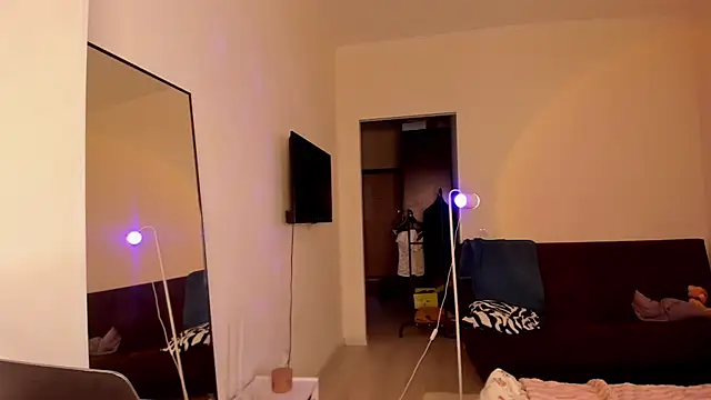 Snapshot of elliemintlover chatting on September 18, 2025, 9:29 pm elliemintlover online show from September 18, 2025, 9:29 pm