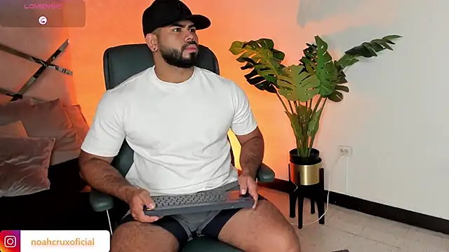 Snapshot of noah_crux chatting on September 12, 2025, 12:27 pm noah crux online show from September 12, 2025, 12:27 pm