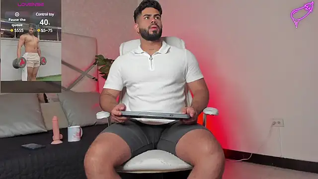 Snapshot of noah_crux chatting on March 13, 2025, 12:56 pm noah crux online show from March 13, 2025, 12:56 pm