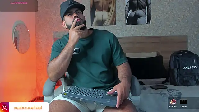 Snapshot of noah_crux chatting on October 10, 2025, 7:58 pm noah crux online show from October 10, 2025, 7:58 pm