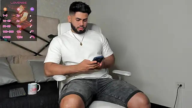 Snapshot of noah_crux chatting on March 2, 2025, 2:15 pm noah crux online show from March 2, 2025, 2:15 pm