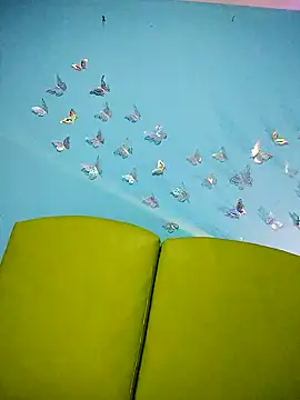 Snapshot of evelyn_prince1 chatting on February 5, 2026, 3:35 am evelyn prince1 online show from February 5, 2026, 3:35 am