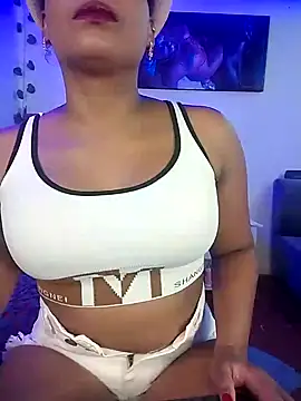 Camille rose  online show from February 5, 2025, 10:22 pm