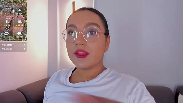 Snapshot of ellamontoya chatting on November 6, 2025, 12:09 pm ellamontoya online show from November 6, 2025, 12:09 pm