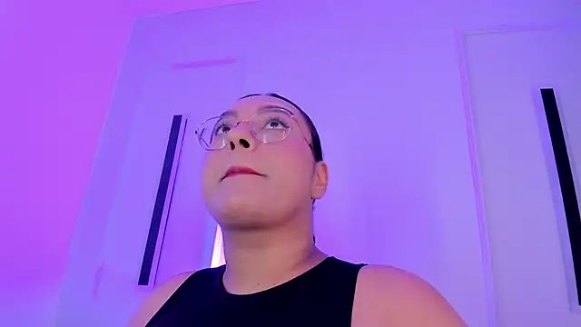 Snapshot of ellamontoya chatting on November 14, 2025, 1:15 pm ellamontoya online show from November 14, 2025, 1:15 pm