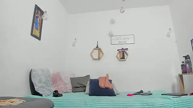 clarise cooper online show from October 21, 2025, 8:14 am