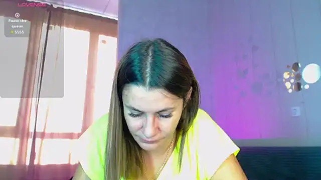 Snapshot of SuchAngel_ chatting on October 24, 2025, 2:43 am SuchAngel online show from October 24, 2025, 2:43 am