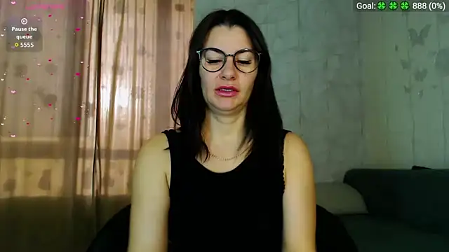 Snapshot of SuchAngel_ chatting on February 15, 2026, 3:29 am SuchAngel online show from February 15, 2026, 3:29 am