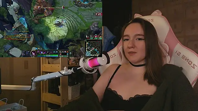 Snapshot of MoonlishSiren chatting on May 31, 2026, 9:48 pm MoonlishSiren online show from May 31, 2026, 9:48 pm
