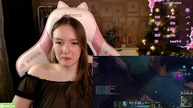 Snapshot of MoonlishSiren chatting on January 12, 2025, 9:40 pm MoonlishSiren online show from January 12, 2025, 9:40 pm