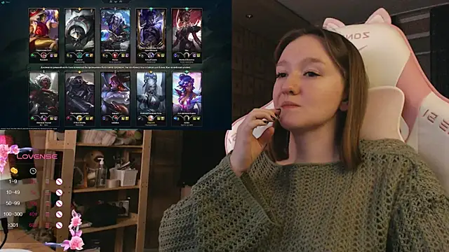 Snapshot of MoonlishSiren chatting on November 9, 2025, 9:19 pm MoonlishSiren online show from November 9, 2025, 9:19 pm