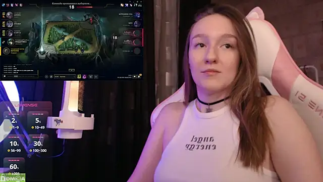 Snapshot of MoonlishSiren chatting on February 26, 2025, 8:15 pm MoonlishSiren online show from February 26, 2025, 8:15 pm