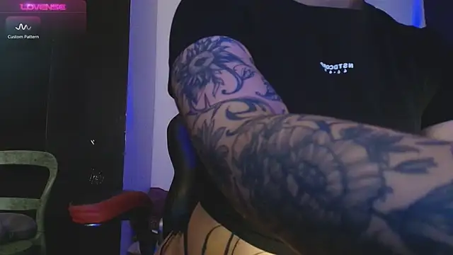 Snapshot of ValenGray chatting on March 14, 2025, 12:32 am ValenGray online show from March 14, 2025, 12:32 am