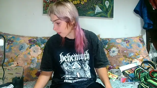 Sophie Bell online show from October 19, 2025, 5:16 pm