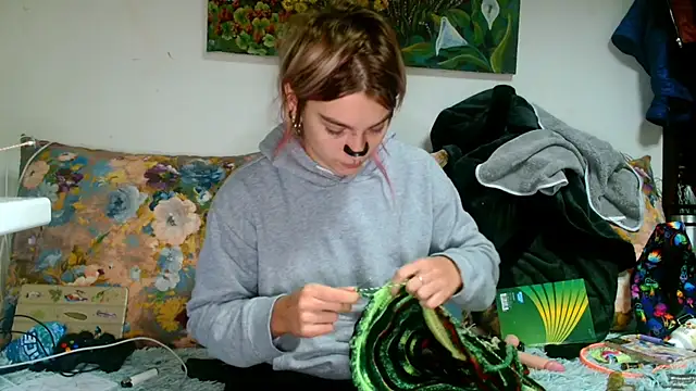 Sophie Bell online show from October 23, 2025, 2:16 pm