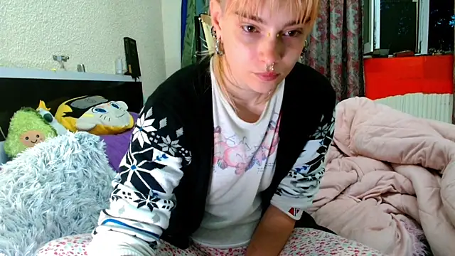 Sophie Bell online show from May 24, 2026, 6:19 pm