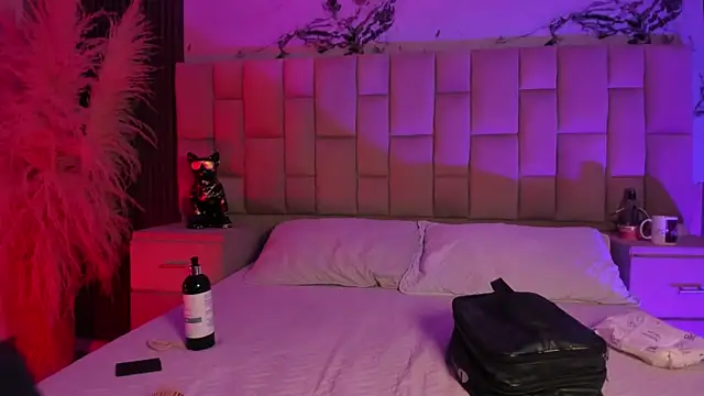 Snapshot of MelodyBliss chatting on February 15, 2026, 9:47 pm MelodyBliss online show from February 15, 2026, 9:47 pm