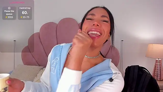 Snapshot of Nicole_Paradise chatting on February 19, 2026, 12:24 pm Nicole Paradise online show from February 19, 2026, 12:24 pm