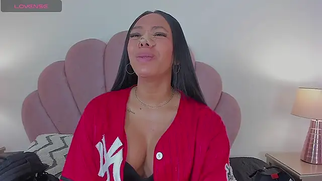 Nicole Paradise online show from September 30, 2025, 12:11 pm