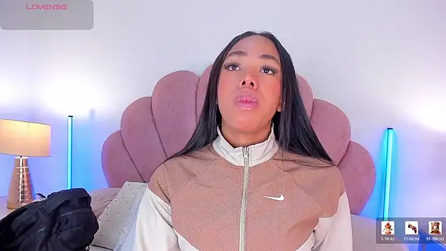 Snapshot of Nicole_Paradise chatting on March 3, 2026, 12:45 pm Nicole Paradise online show from March 3, 2026, 12:45 pm