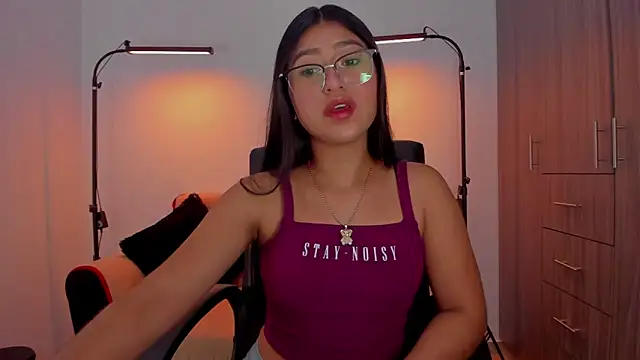 Snapshot of cloy_baby__ chatting on March 15, 2025, 12:04 am cloy baby online show from March 15, 2025, 12:04 am