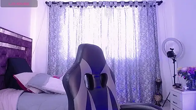 Snapshot of alejandrafitt chatting on June 17, 2026, 4:39 pm alejandrafitt online show from June 17, 2026, 4:39 pm