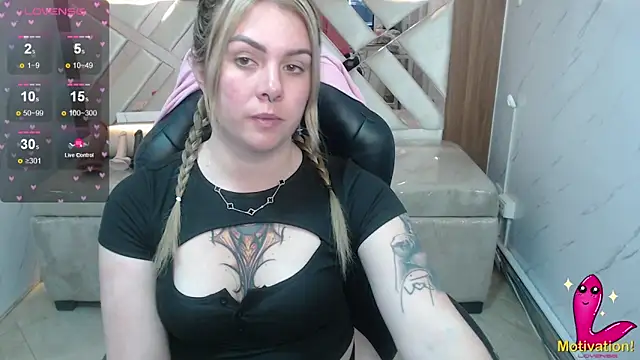 Snapshot of Paula_b_ chatting on May 12, 2026, 12:55 pm Paula b online show from May 12, 2026, 12:55 pm