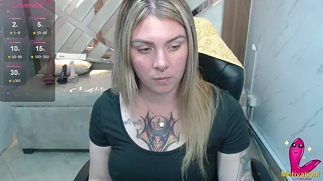 Snapshot of Paula_b_ chatting on June 3, 2026, 2:33 pm Paula b online show from June 3, 2026, 2:33 pm