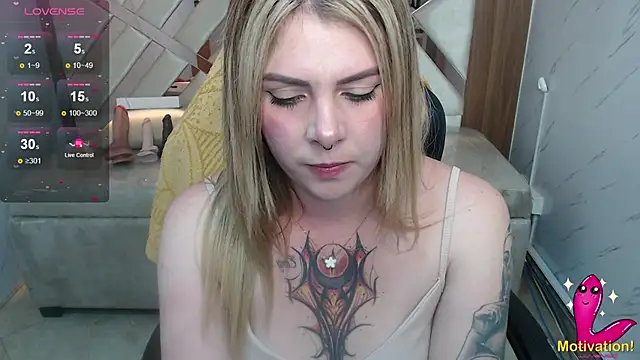 Snapshot of Paula_b_ chatting on June 10, 2026, 6:20 pm Paula b online show from June 10, 2026, 6:20 pm
