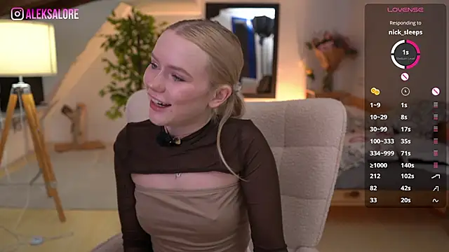 Snapshot of LexieLoree chatting on January 10, 2026, 4:08 am LexieLoree online show from January 10, 2026, 4:08 am