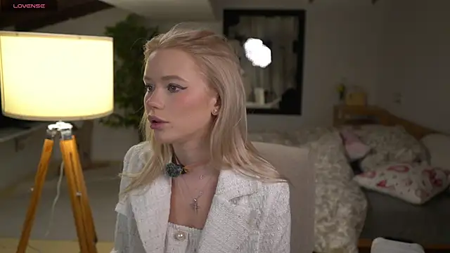 LexieLoree online show from November 29, 2025, 4:01 am