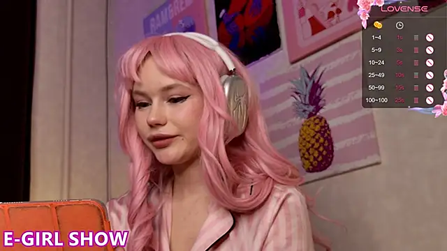 Snapshot of LexieLoree chatting on January 22, 2025, 6:52 am LexieLoree online show from January 22, 2025, 6:52 am