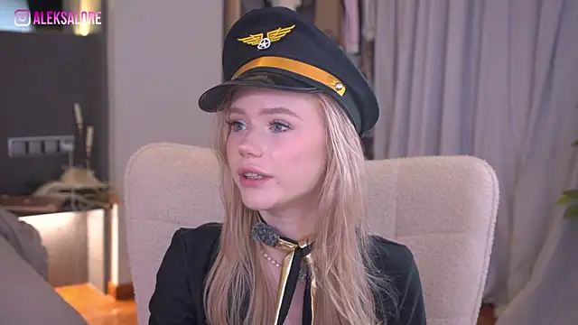 LexieLoree online show from May 31, 2026, 3:01 am