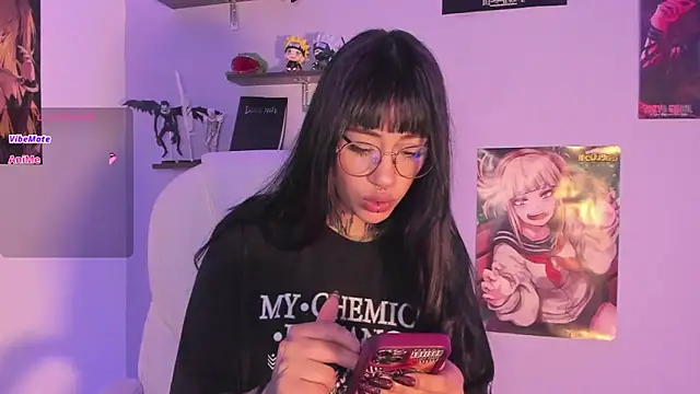 Snapshot of Akari1_Mischief chatting on December 22, 2025, 3:06 am Akari1 Mischief online show from December 22, 2025, 3:06 am