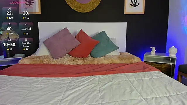 VioletPaket online show from April 10, 2026, 11:39 am