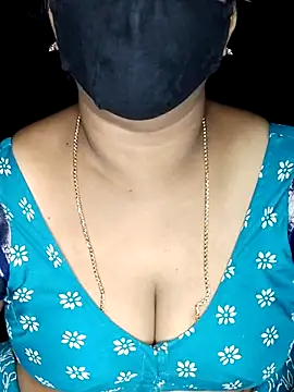 vintage-vibs online show from November 9, 2025, 5:55 am