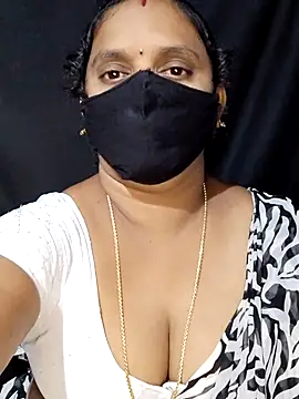 vintage-vibs online show from October 1, 2025, 6:12 pm