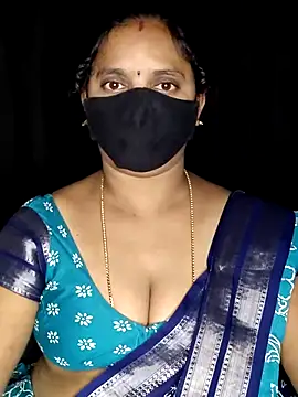 vintage-vibs online show from December 3, 2025, 7:24 pm