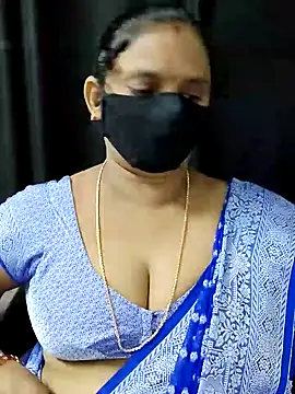 vintage-vibs online show from October 15, 2025, 5:54 pm