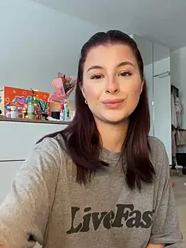 Snapshot of Mia-Minou chatting on January 13, 2026, 1:04 pm Mia-Minou online show from January 13, 2026, 1:04 pm