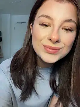 Snapshot of Mia-Minou chatting on February 5, 2026, 12:01 pm Mia-Minou online show from February 5, 2026, 12:01 pm