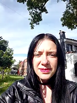 Isabella 21x online show from October 21, 2025, 12:59 pm