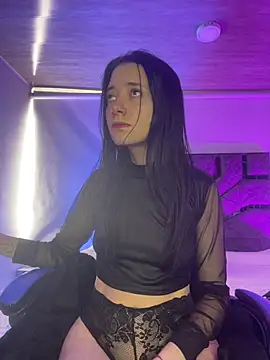 Isabella 21x online show from April 22, 2026, 12:45 pm